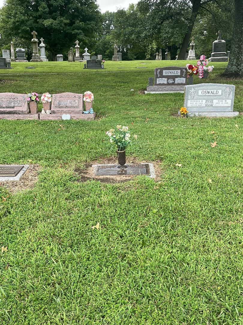 Jeffrey M. Saragusa's grave. Photo 2