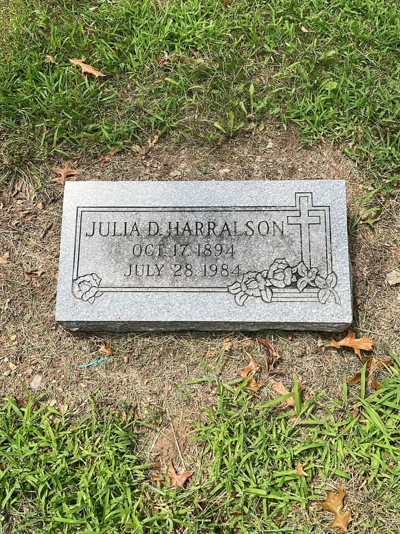 Julia D. Harralson's grave. Photo 1