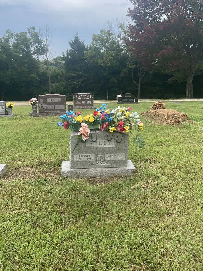 Gladys Fern Kelly's grave. Photo 2