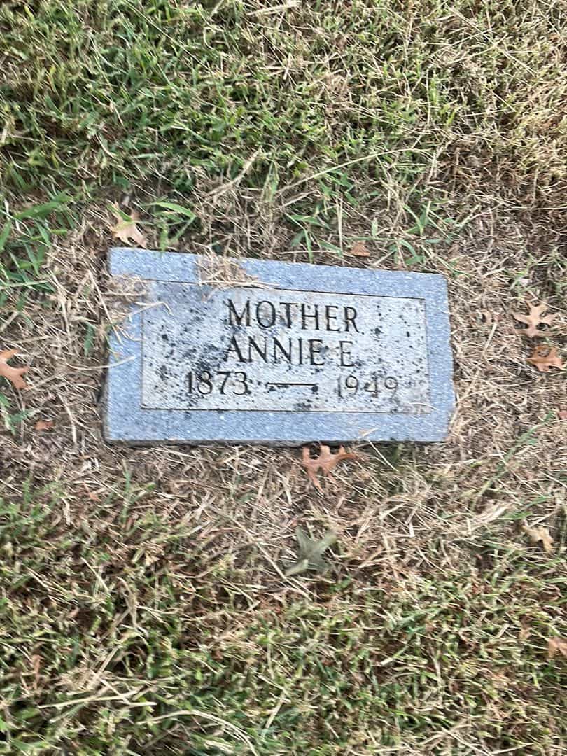 Annie Elizabeth Kelly's grave. Photo 3