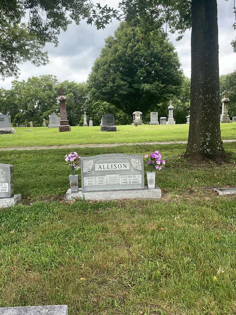 Ernest Dale Allison's grave. Photo 2