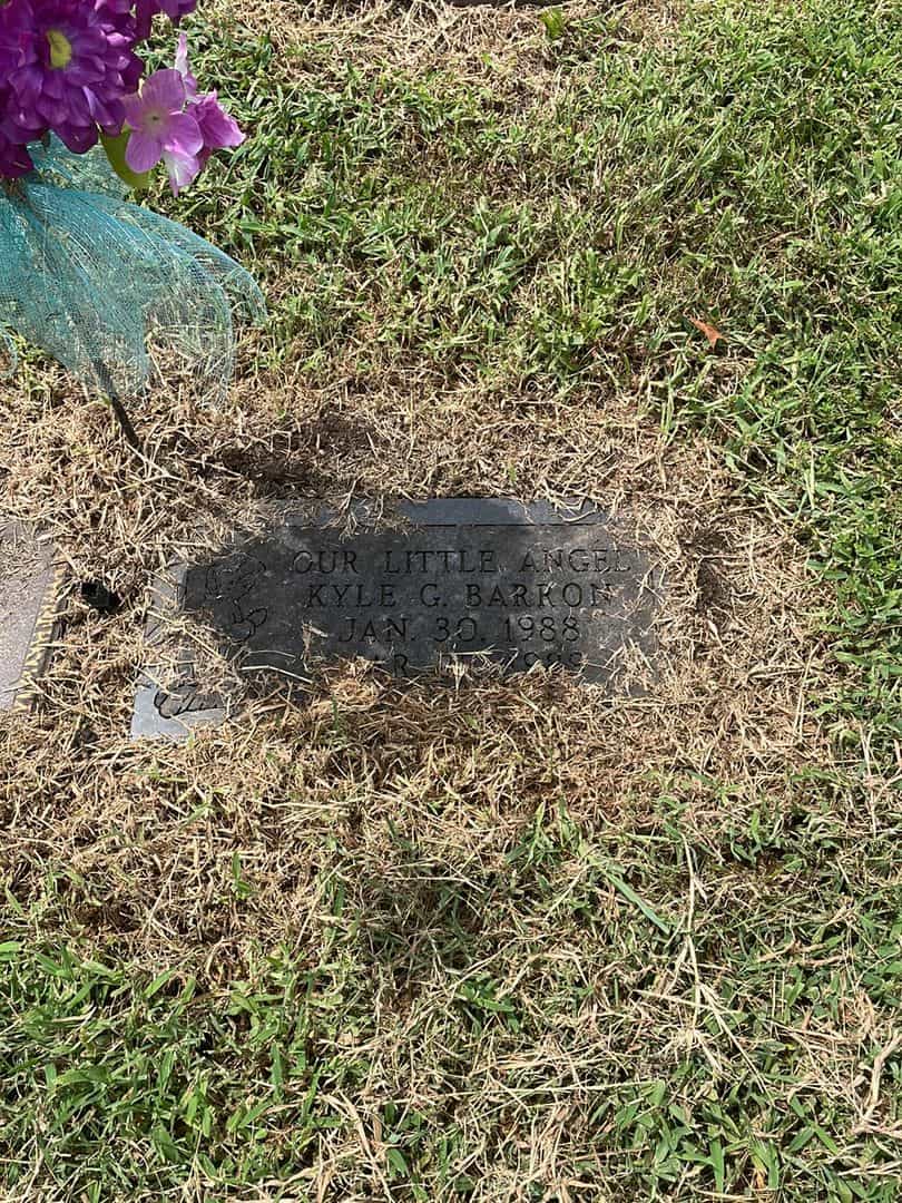 Kyle G. Barron's grave. Photo 1