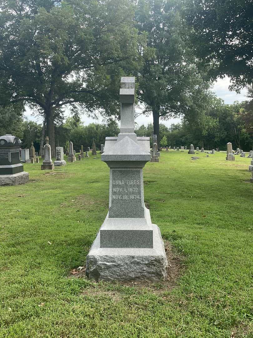 Anna Eibes's grave. Photo 2