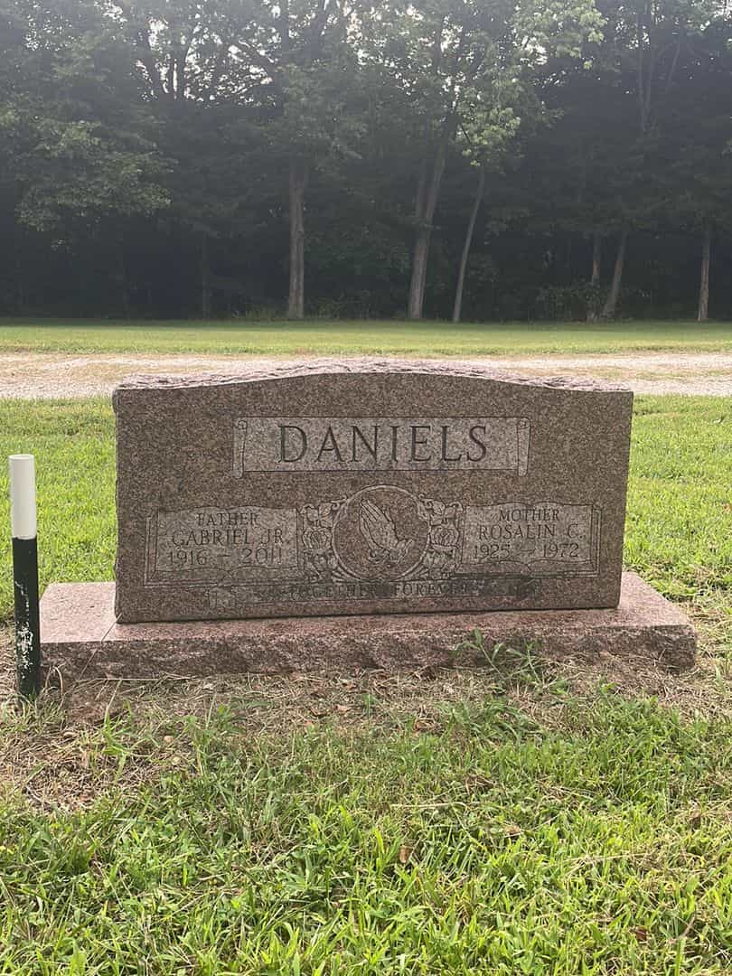 Rosaline C. Daniels's grave. Photo 1