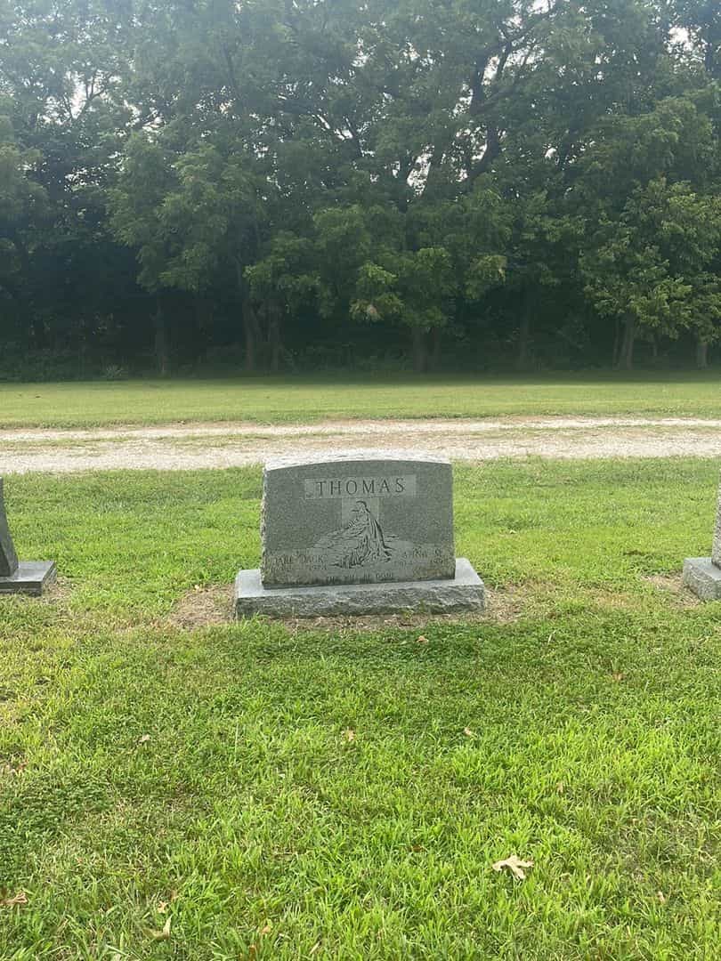 Anna M. Thomas's grave. Photo 2