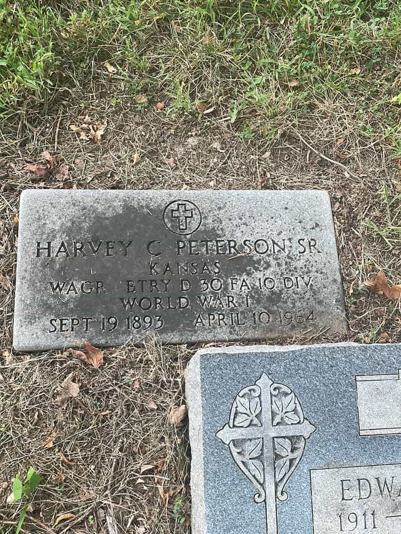 Harvey Carl Peterson Senior's grave. Photo 3