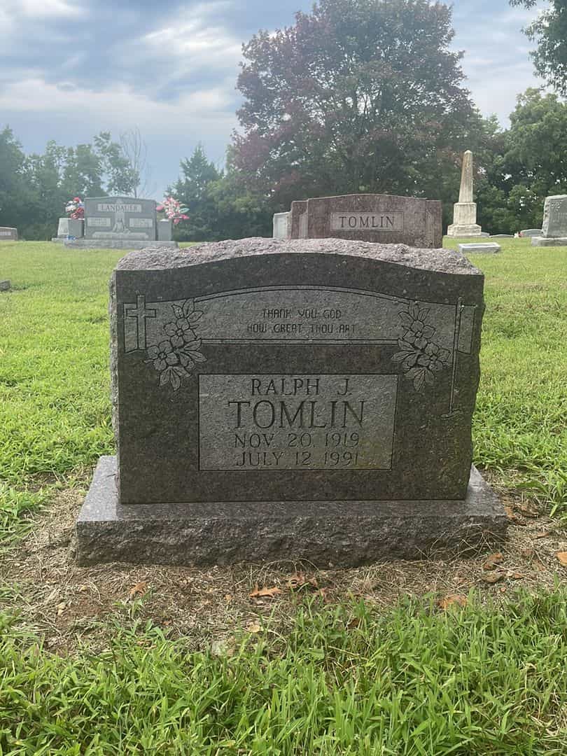 Ralph J. Tomlin's grave. Photo 1