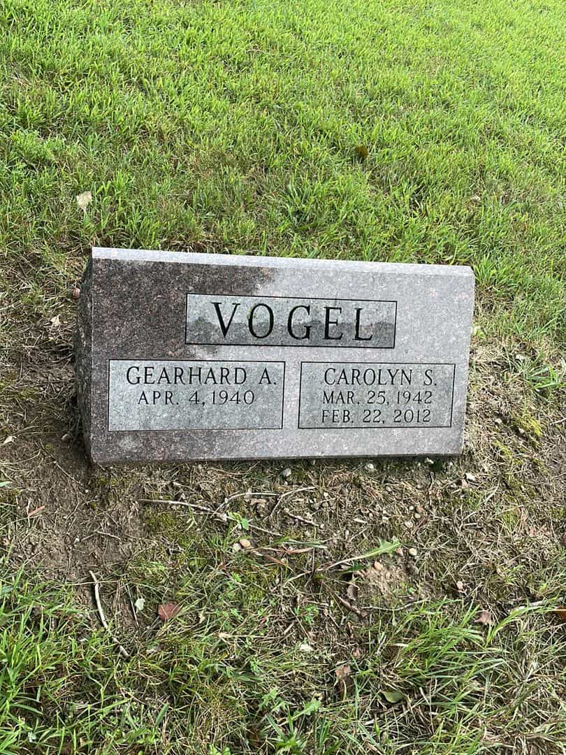 Carolyn S. Vogel's grave. Photo 1