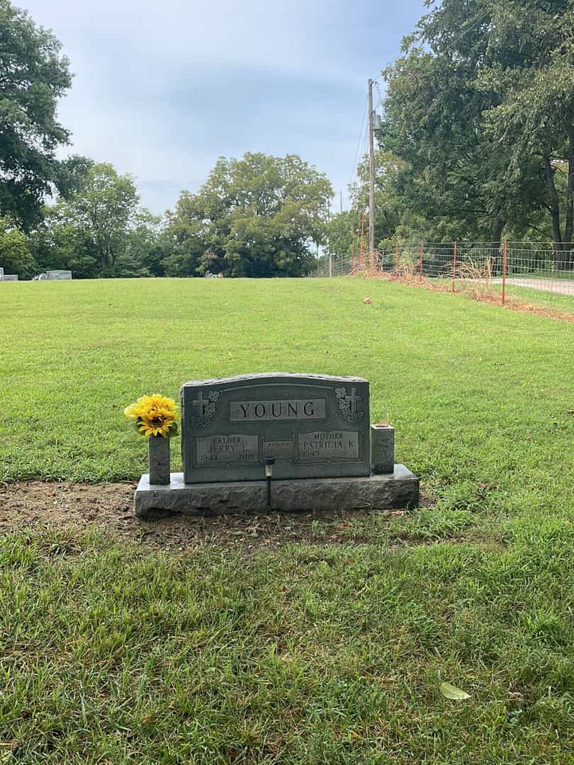 Jerry L. Young's grave. Photo 2