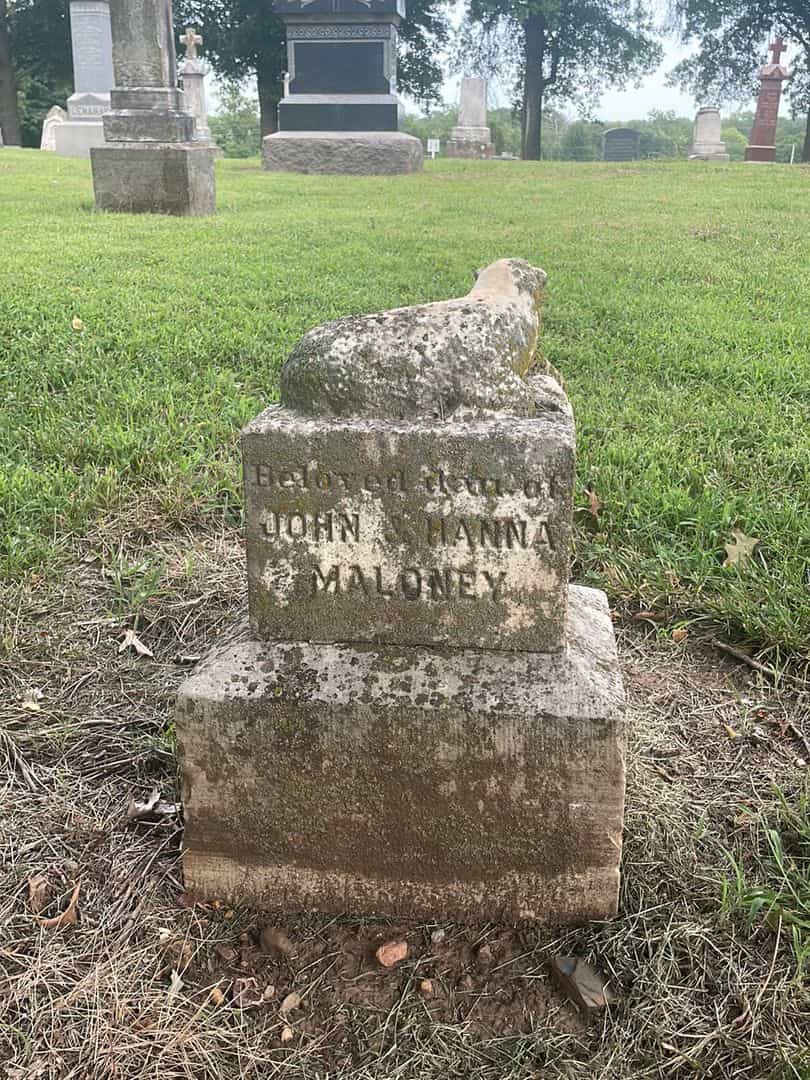 Helen Patricia Maloney's grave. Photo 1