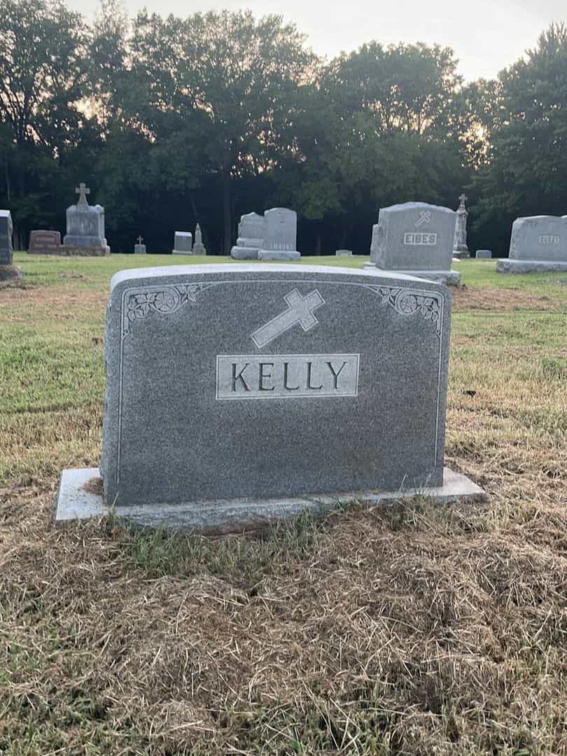 Annie Elizabeth Kelly's grave. Photo 1
