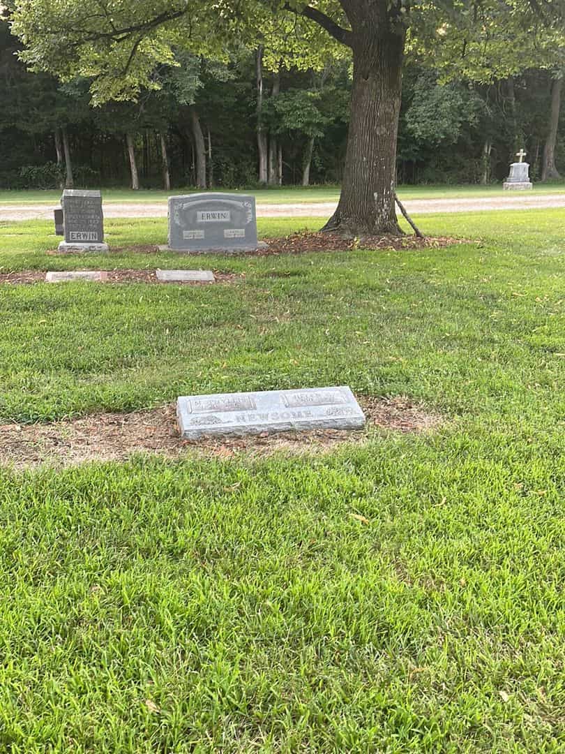 Helen G. Newsome's grave. Photo 2