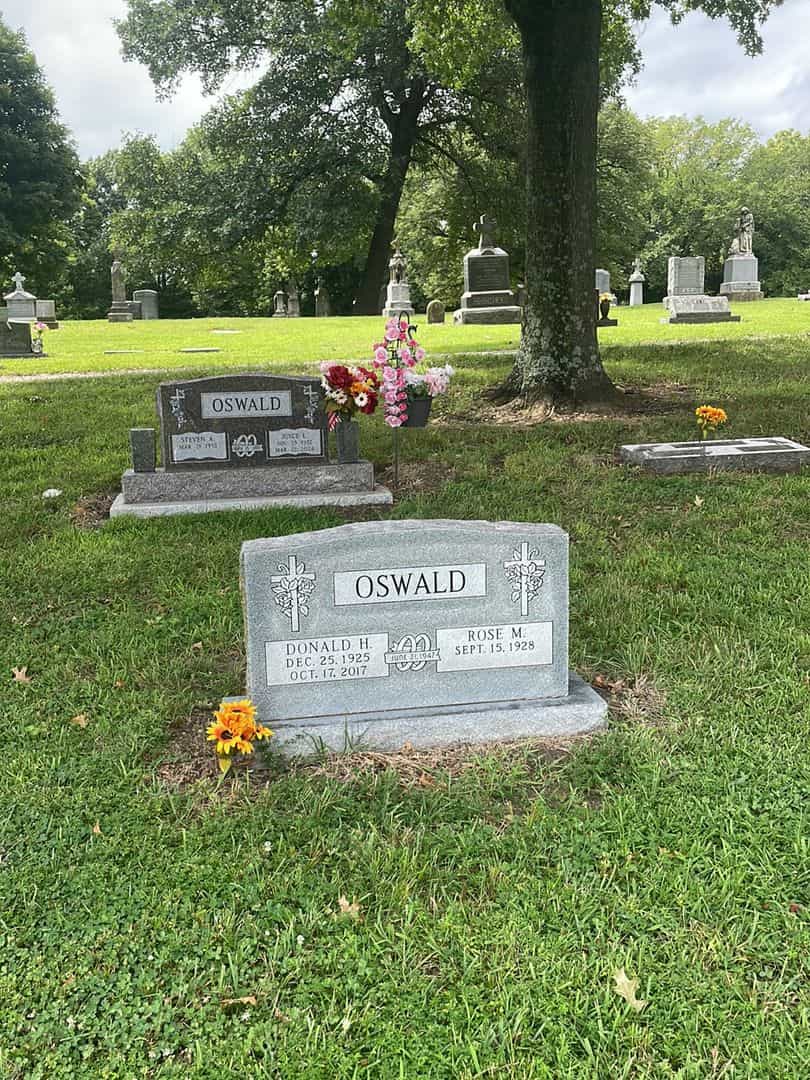 Donald Henry Oswald's grave. Photo 2