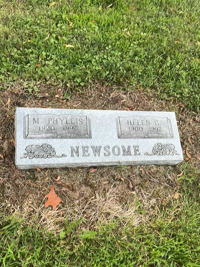 Helen G. Newsome's grave. Photo 1