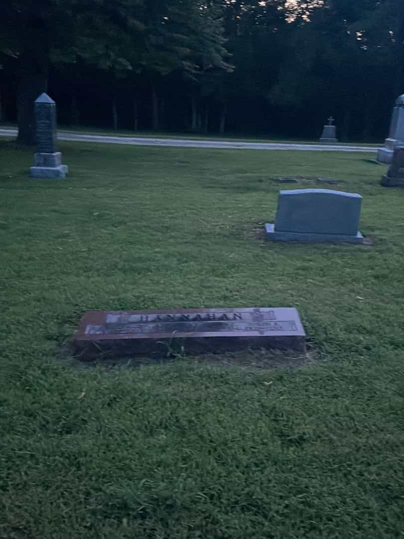 Josephine J. Hannahan's grave. Photo 2
