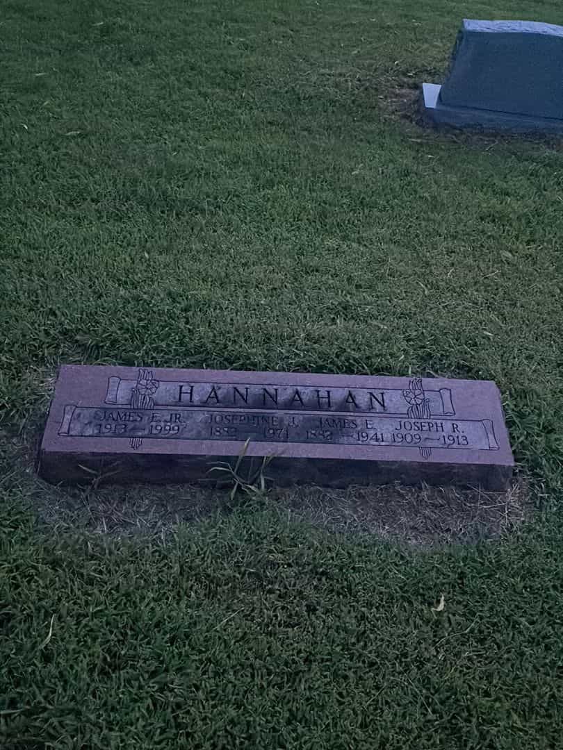 Josephine J. Hannahan's grave. Photo 1