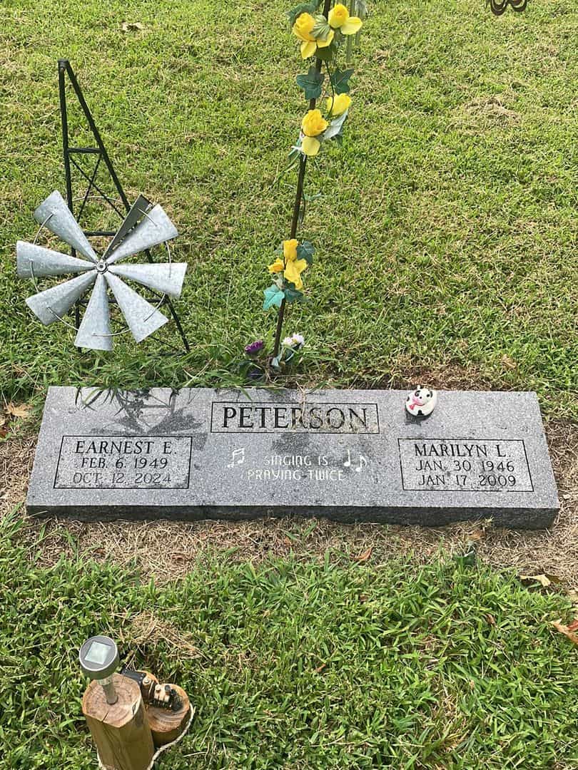 Marilyn Louise Peterson's grave. Photo 1