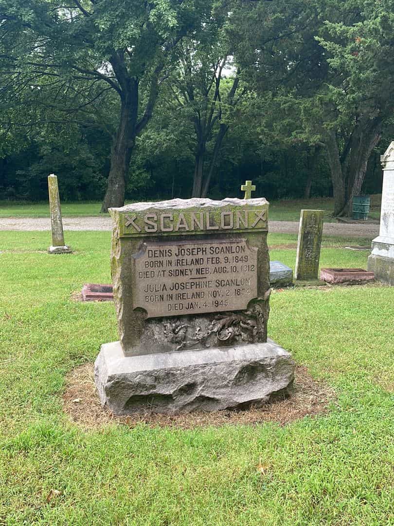 Julia Josephine Scanlon's grave. Photo 2