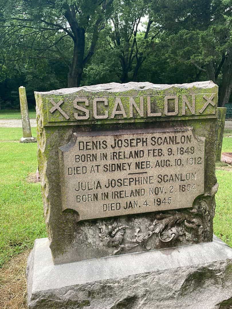 Julia Josephine Scanlon's grave. Photo 1