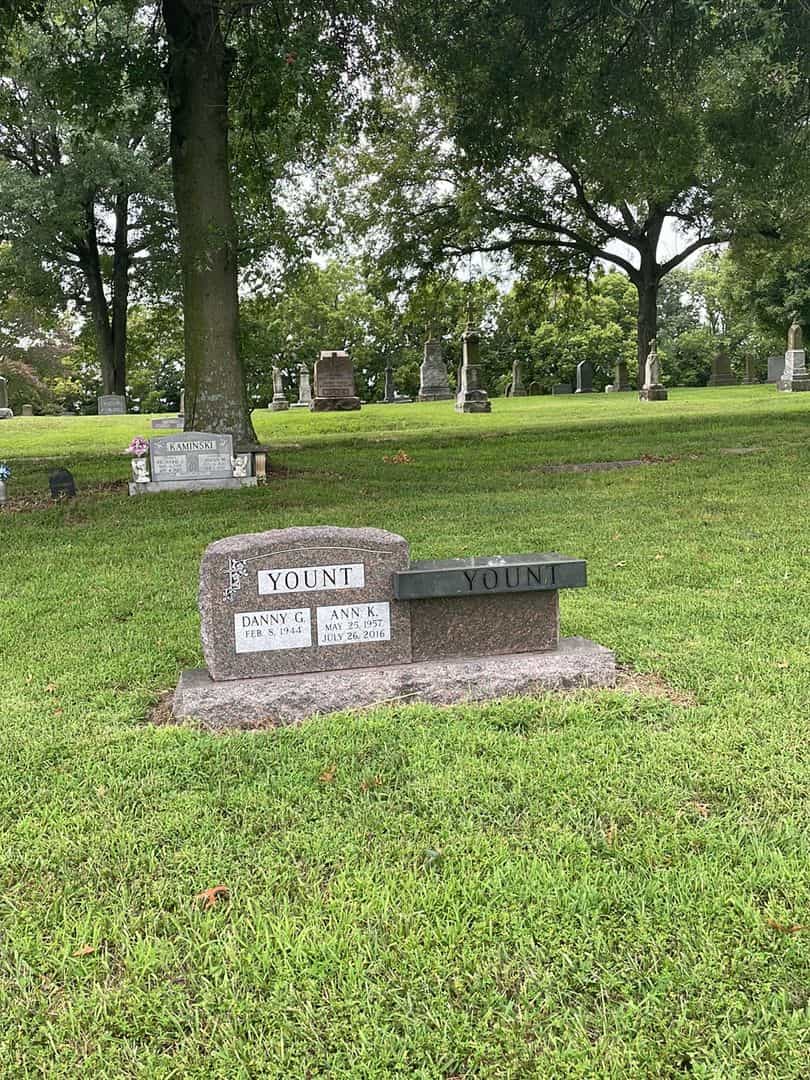 Ann K. Yount's grave. Photo 2
