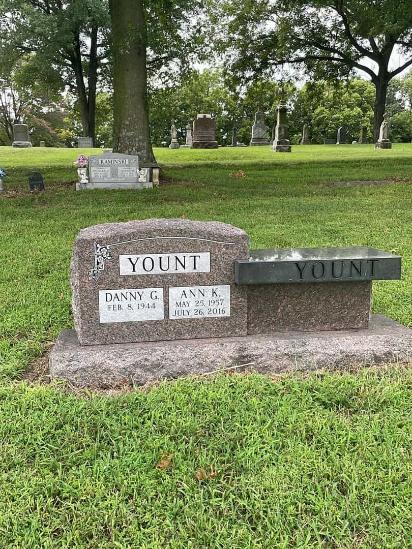 Ann K. Yount's grave. Photo 1