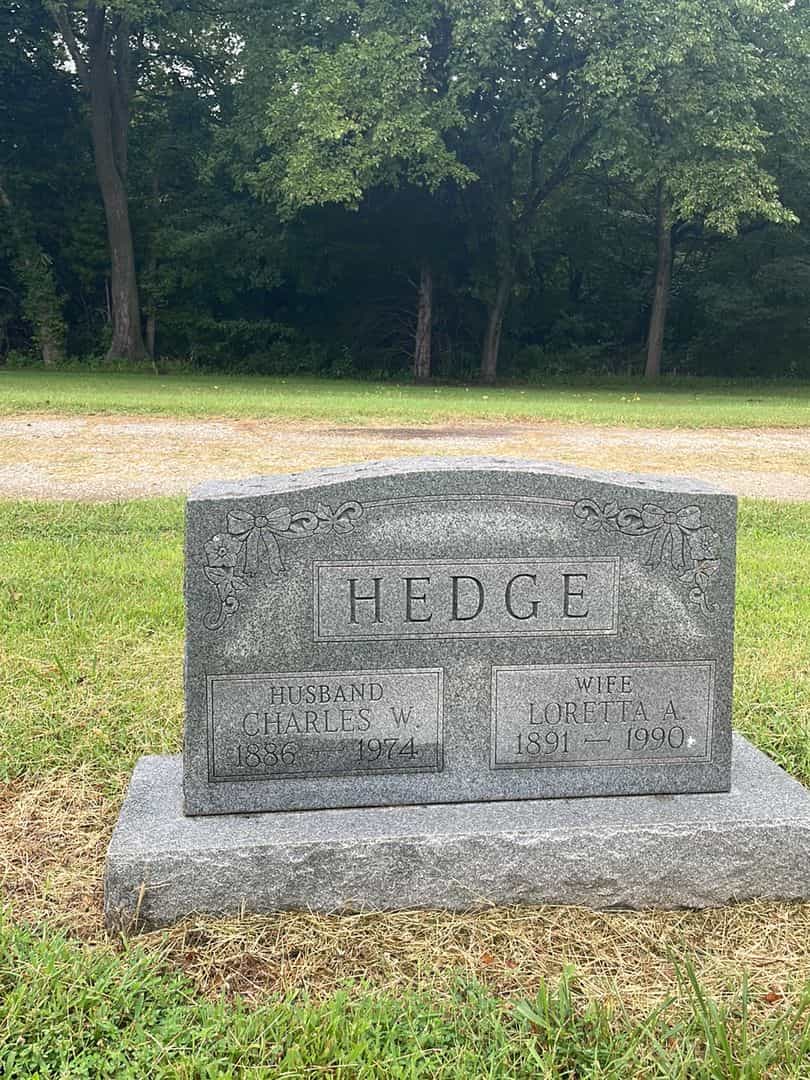 Loretta A. Hedge's grave. Photo 1