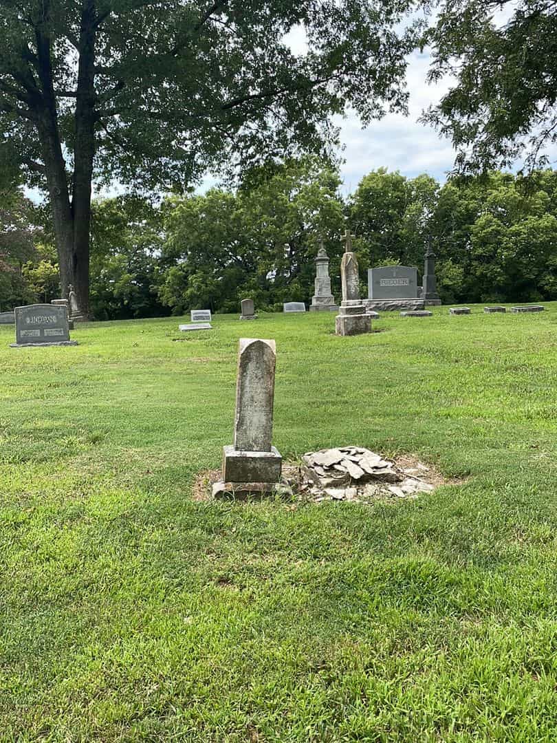 Edwin Oschleager's grave. Photo 2