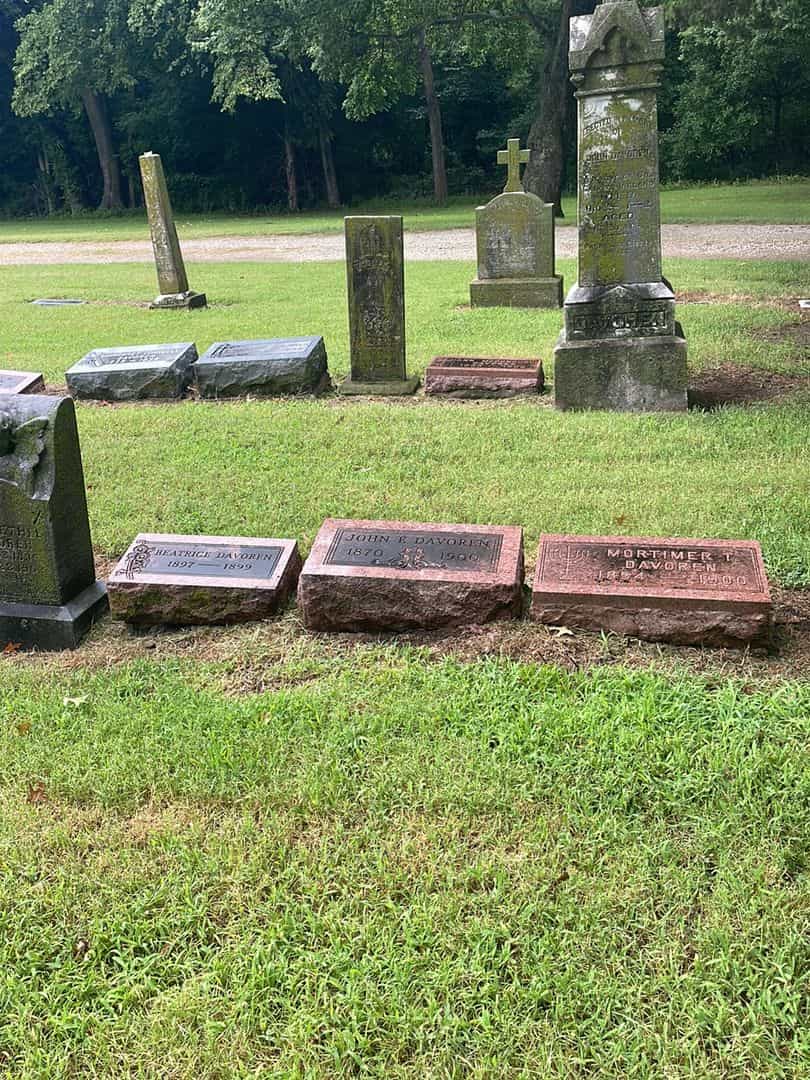 John E. Davoren's grave. Photo 2