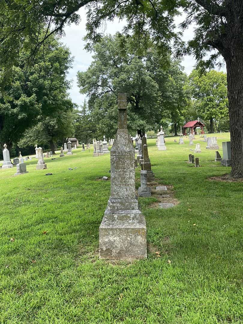 Winifred Fay's grave. Photo 2