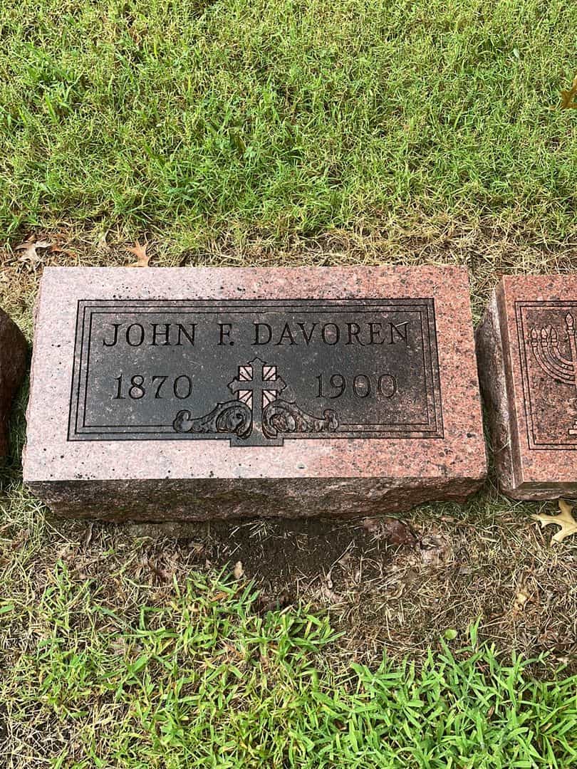 John E. Davoren's grave. Photo 1
