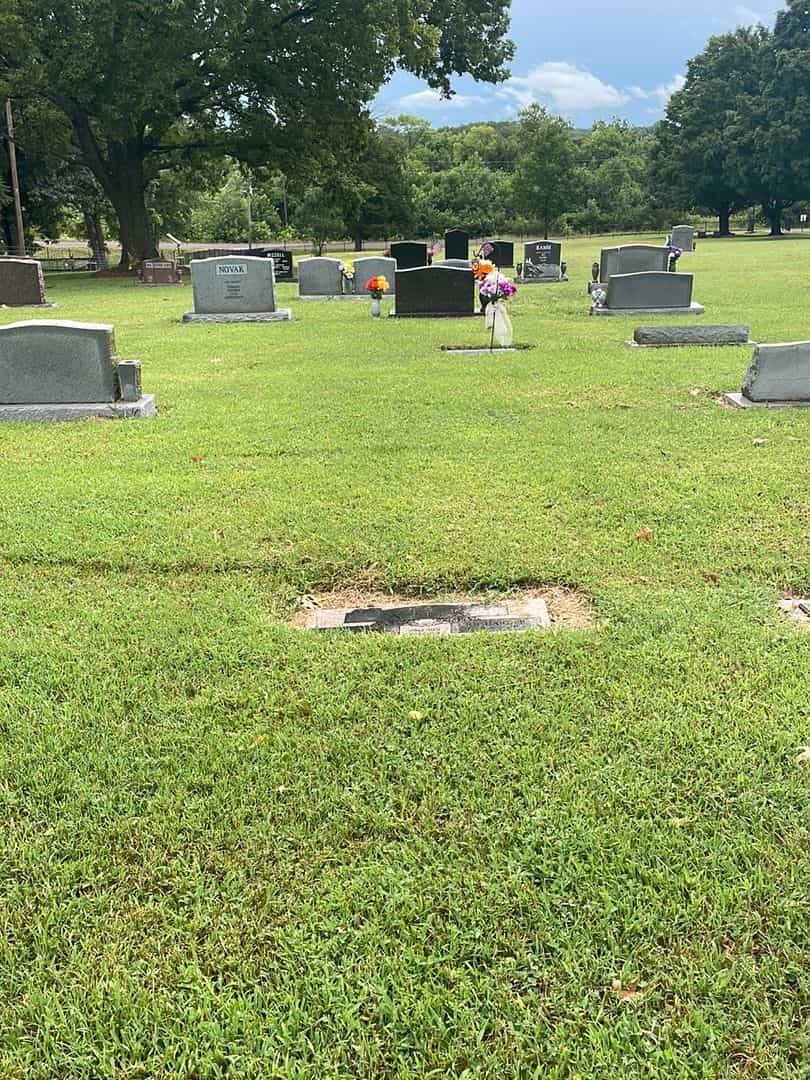 Rebecca Lee Nick's grave. Photo 2