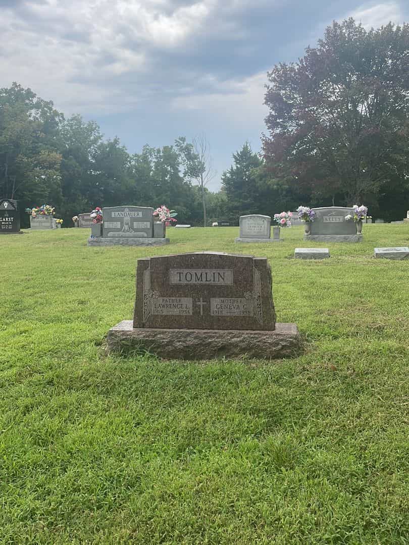Lawrence L. Tomlin's grave. Photo 2