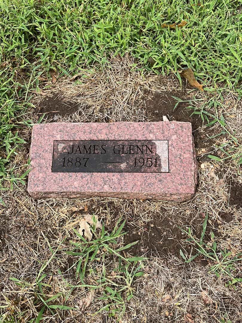 James S. Glenn's grave. Photo 3