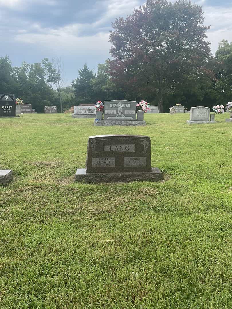 Ludwig Lou Lang's grave. Photo 2