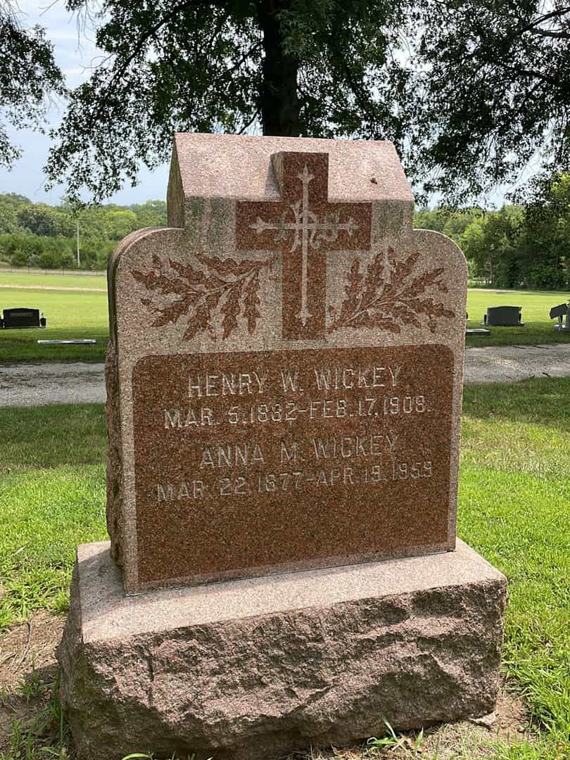Anna Margaret Wickey's grave. Photo 1