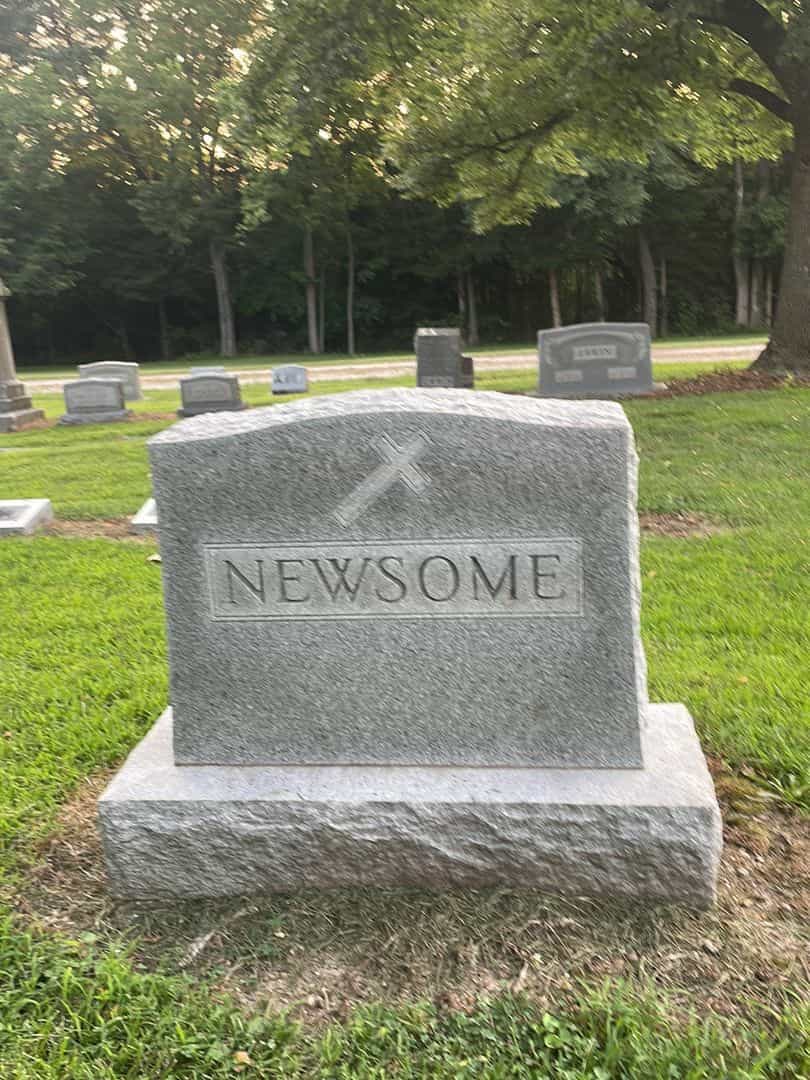 Marie C. Newsome's grave. Photo 1