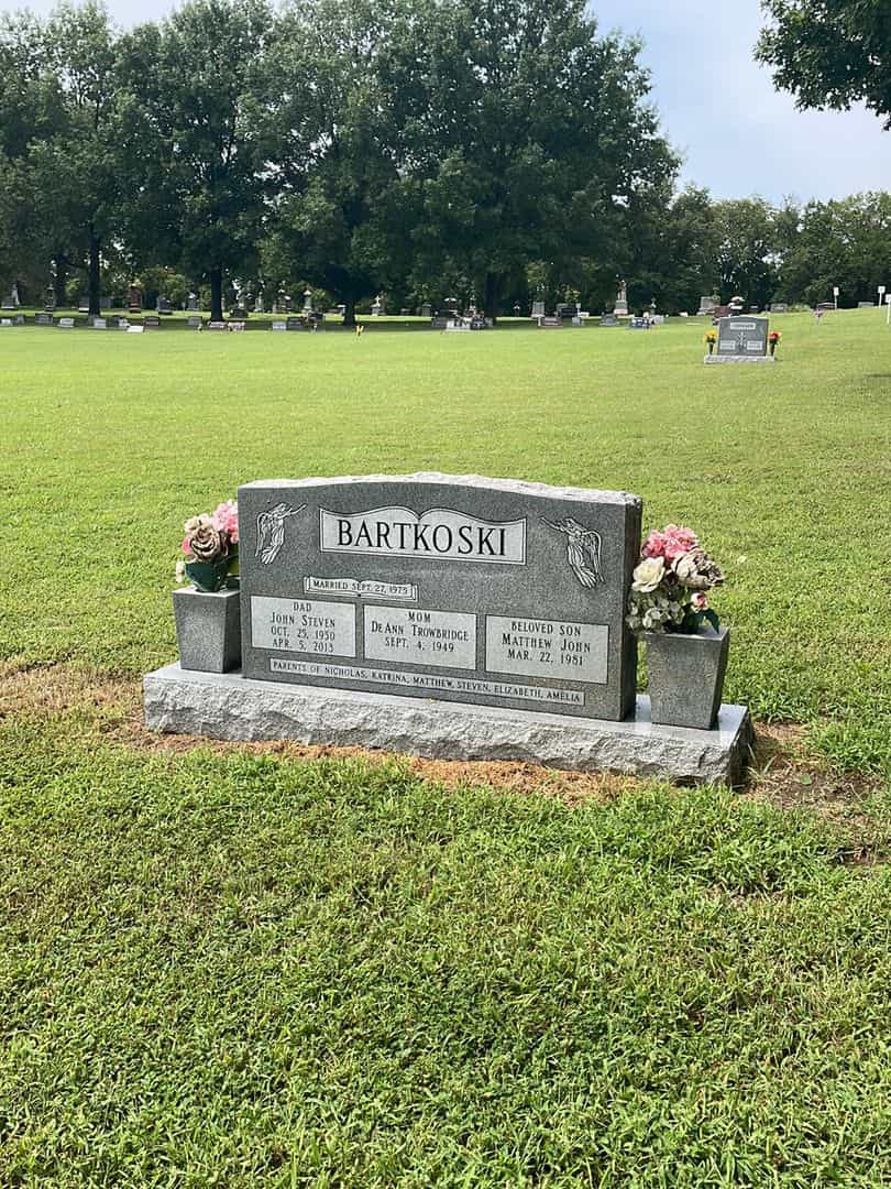 John Steven Bartkoski's grave. Photo 2