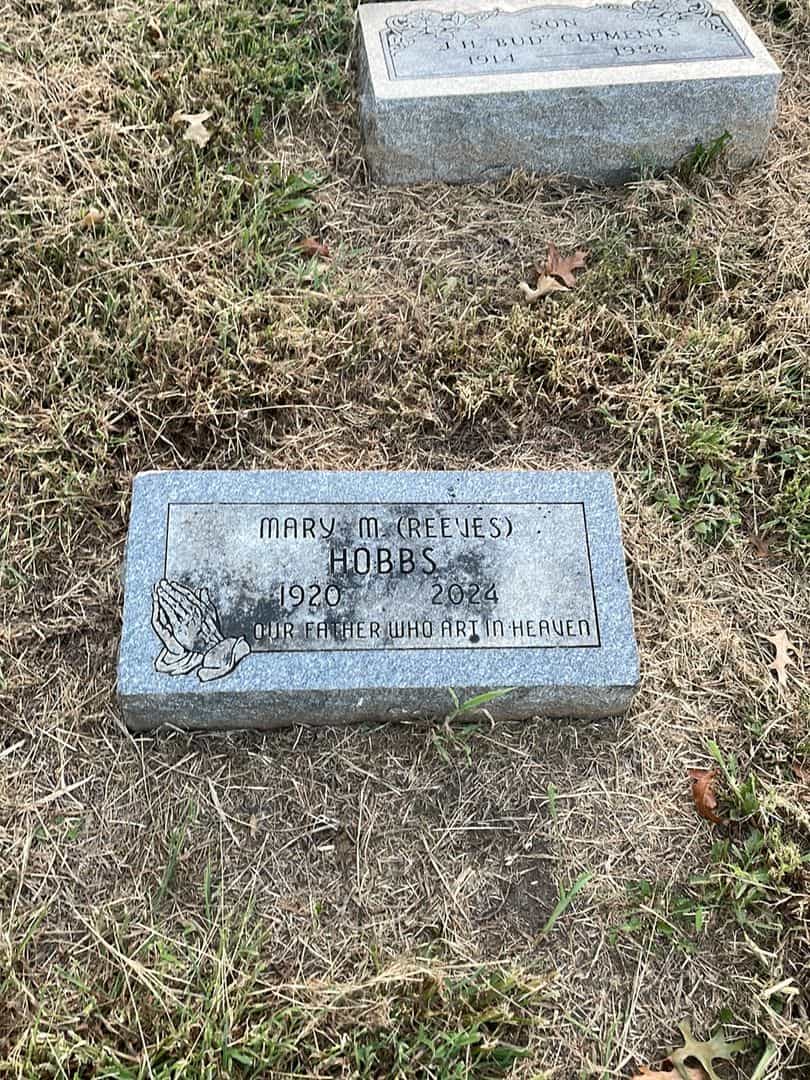 Mary Margaret Reeves Hobbs's grave. Photo 1