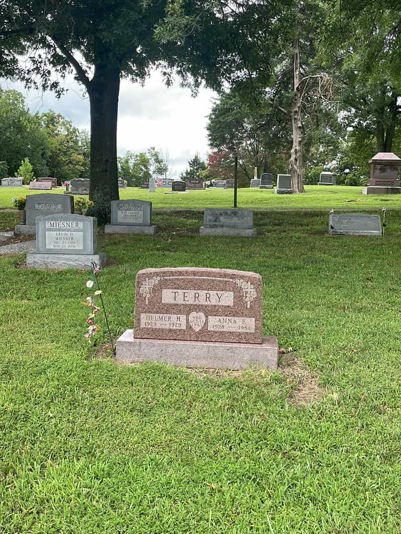 Anna F. Terry's grave. Photo 2