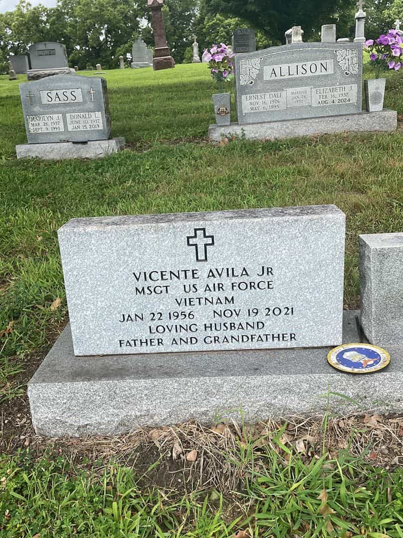 Vicente "Vince" Avila Junior's grave. Photo 1