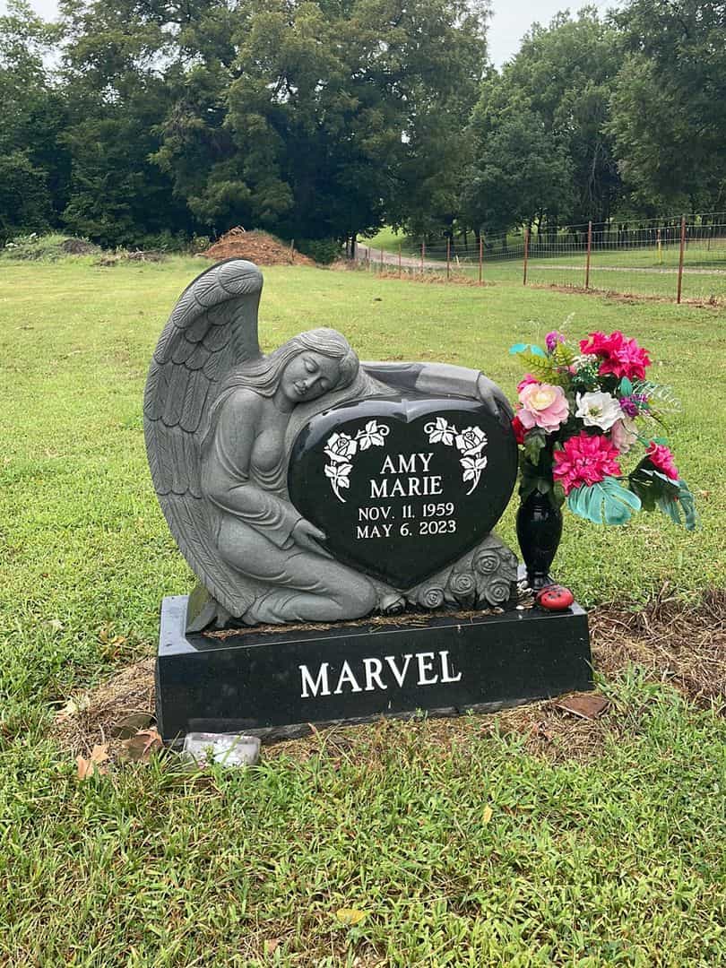 Amy Marie Marvel's grave. Photo 1