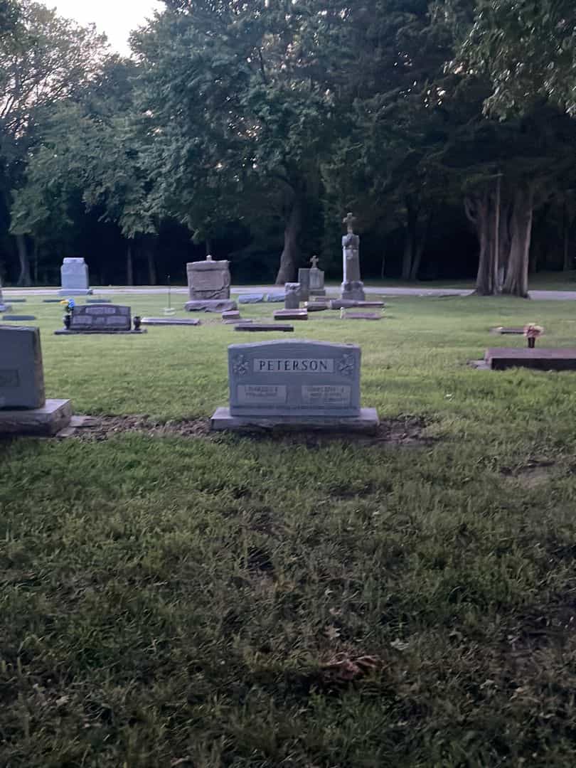 Darlene Joyce Peterson's grave. Photo 2