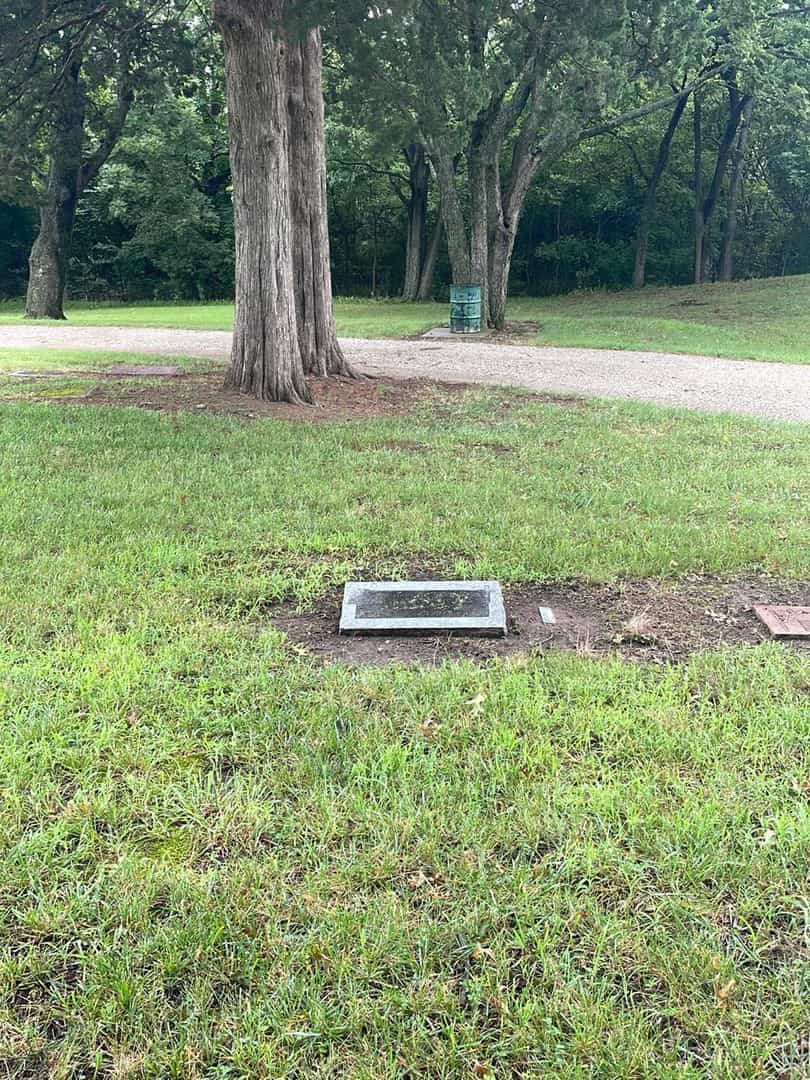 Elizabeth Rose Davoren's grave. Photo 2