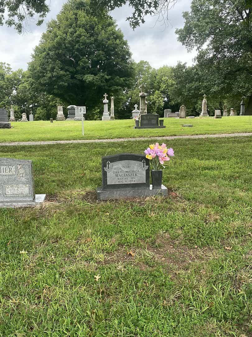David Michael Maciaszek's grave. Photo 2
