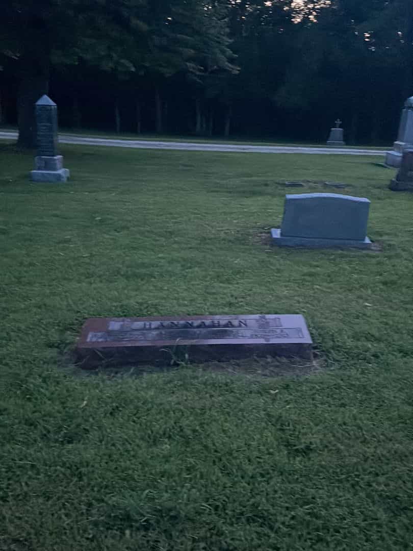 Joseph R. Hannahan's grave. Photo 2